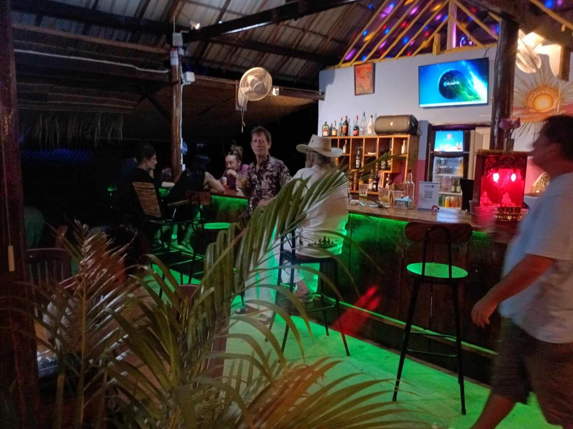 Le Soleil Hotel Kep Buitenkant foto