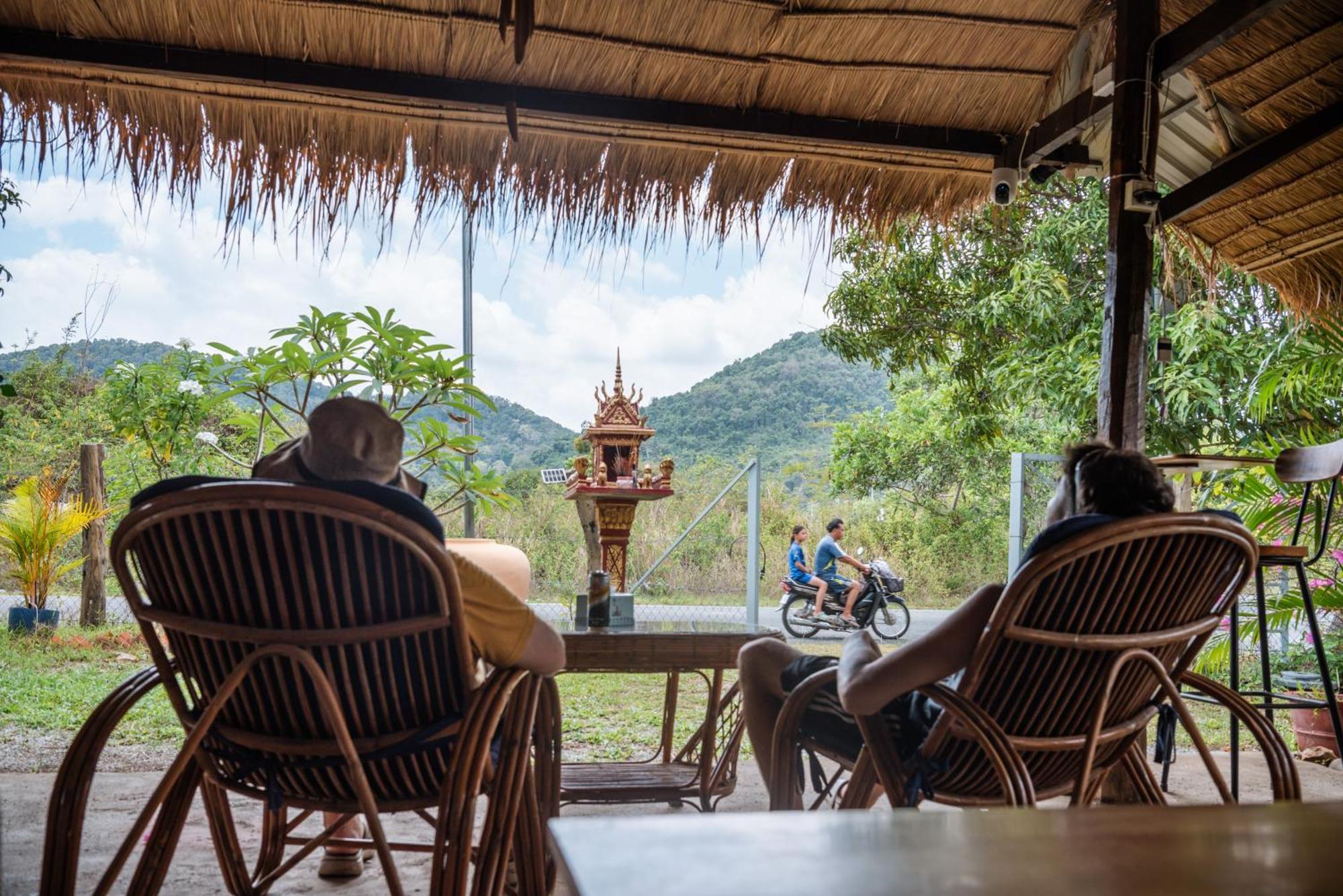 Le Soleil Hotel Kep Buitenkant foto